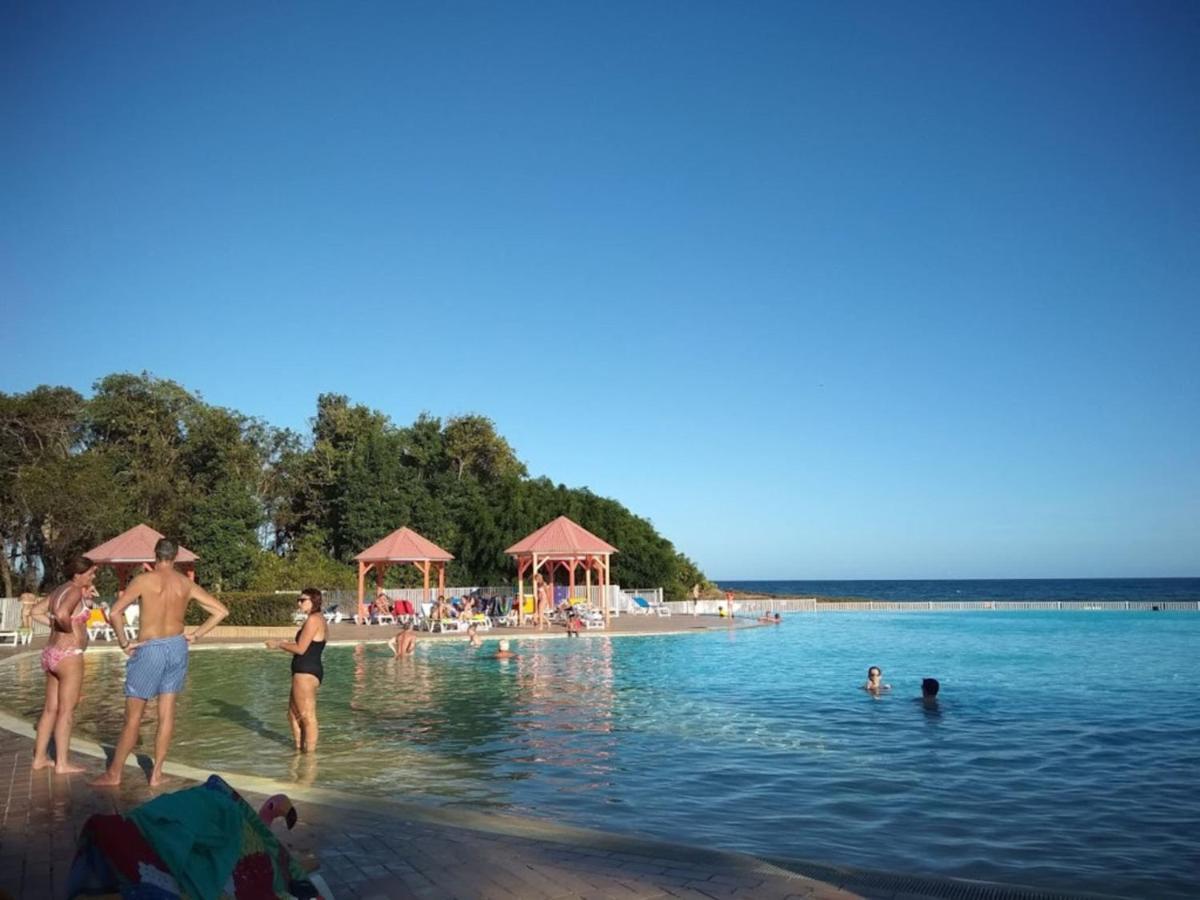 Escapades Ensoleillees - Saint-Francois - Front De Mer Et Piscine Appartement Buitenkant foto